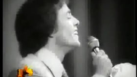 PARIOS Sings in Arvanitika (an Albanian dialect) NE NJE ARE O MOJ NE NJE LENDINE by Muzikë Shqip