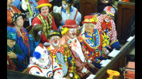 LES CLOWNS APPELLENT LE TRIBUNAL by TheLanasitra/Madame Wallace
